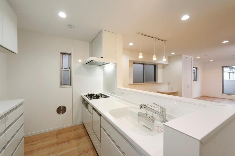 Kitchen. Construction Case