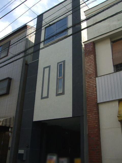 Local appearance photo. Local (11 May 2013) Shooting