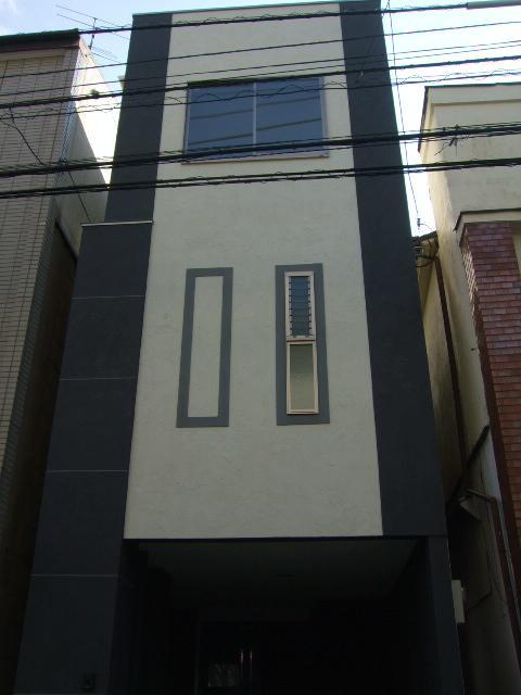 Local appearance photo. Local (11 May 2013) Shooting