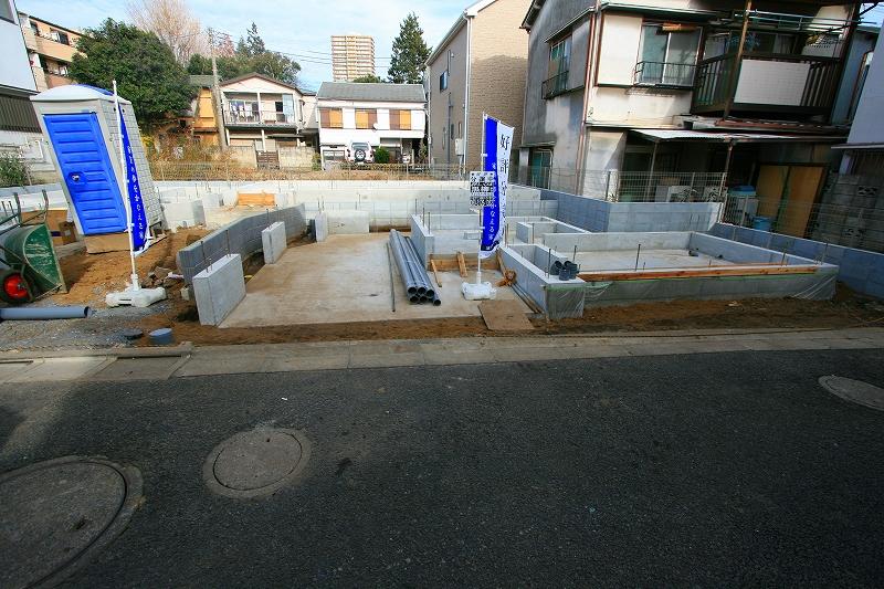 Local photos, including front road. Local (12 May 2013) Shooting