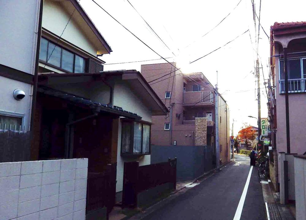 Local photos, including front road. Local appearance photos, including front road