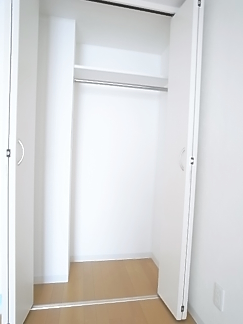 Receipt. Storage convenient closet.