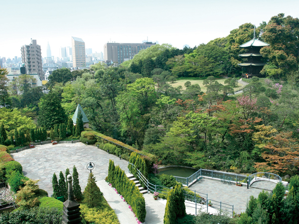 Surrounding environment. Chinzan-so (about 1170m)
