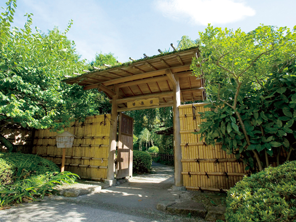 Surrounding environment. Sweet Izumi Garden park (about 440m)