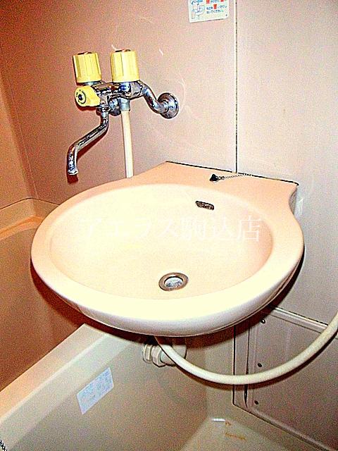 Washroom. Washbasin shiny