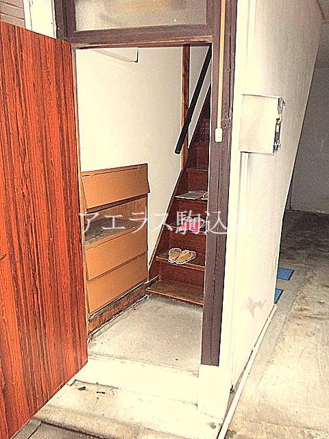 Entrance. Retro atmosphere