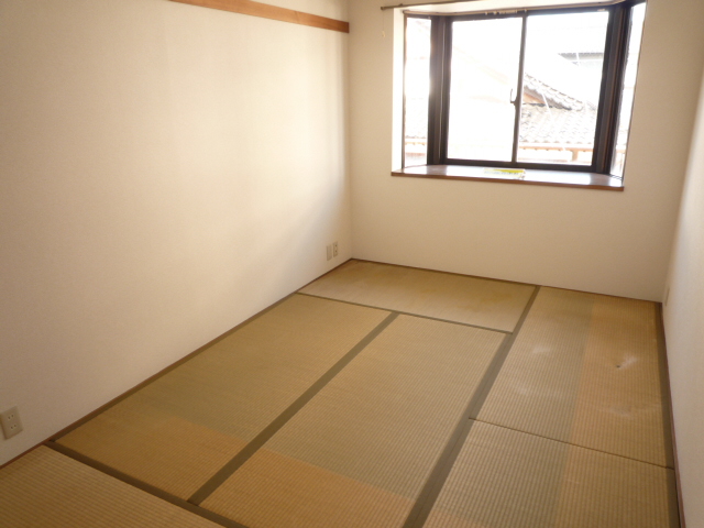 Other room space. A bright room ☆ We will place the table of tatami after move