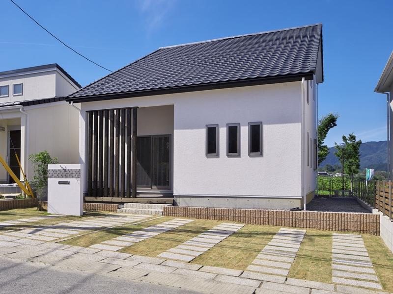 Model house photo. Also favored sum modern look that is calm.