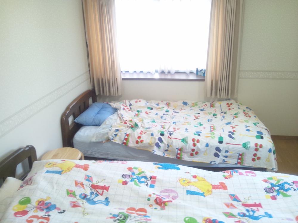 Non-living room. Indoor (April 2012) shooting