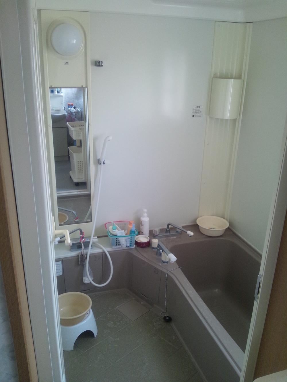 Other introspection. Indoor (April 2012) shooting