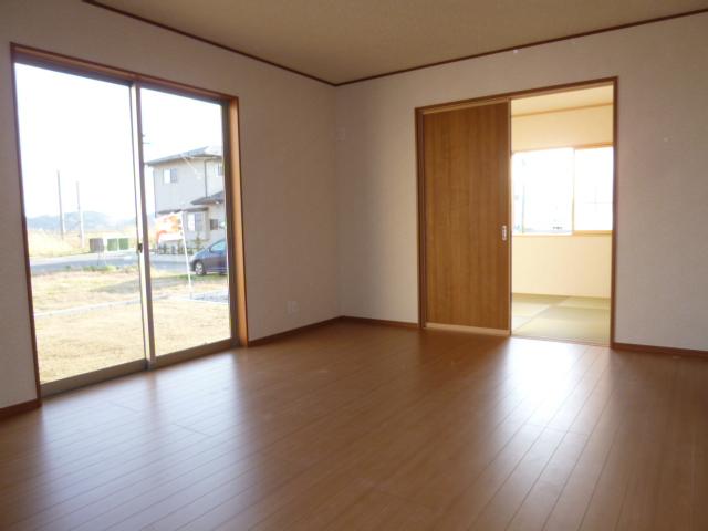 Living. ● same specifications ● ◎ all room pair glass ◎