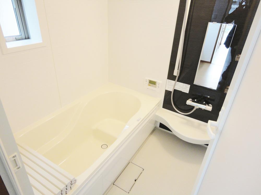 Same specifications photo (bathroom)
