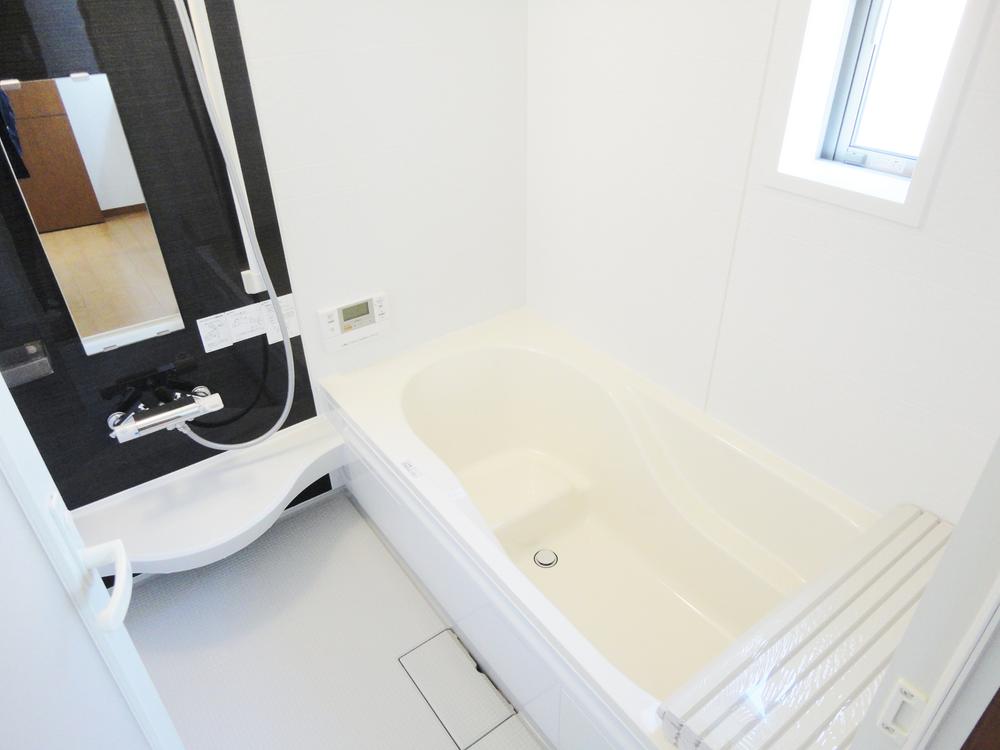 Same specifications photo (bathroom)