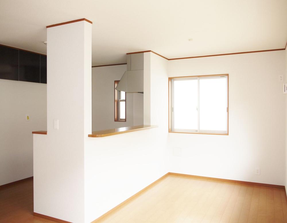 Same specifications photos (living)