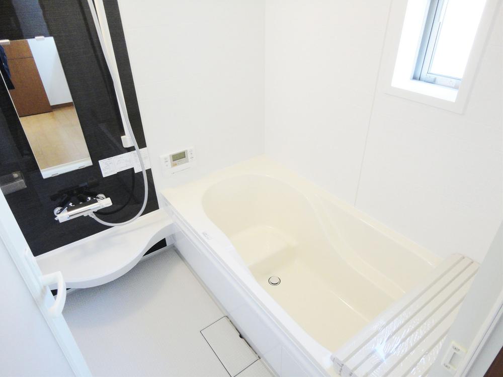 Same specifications photo (bathroom)