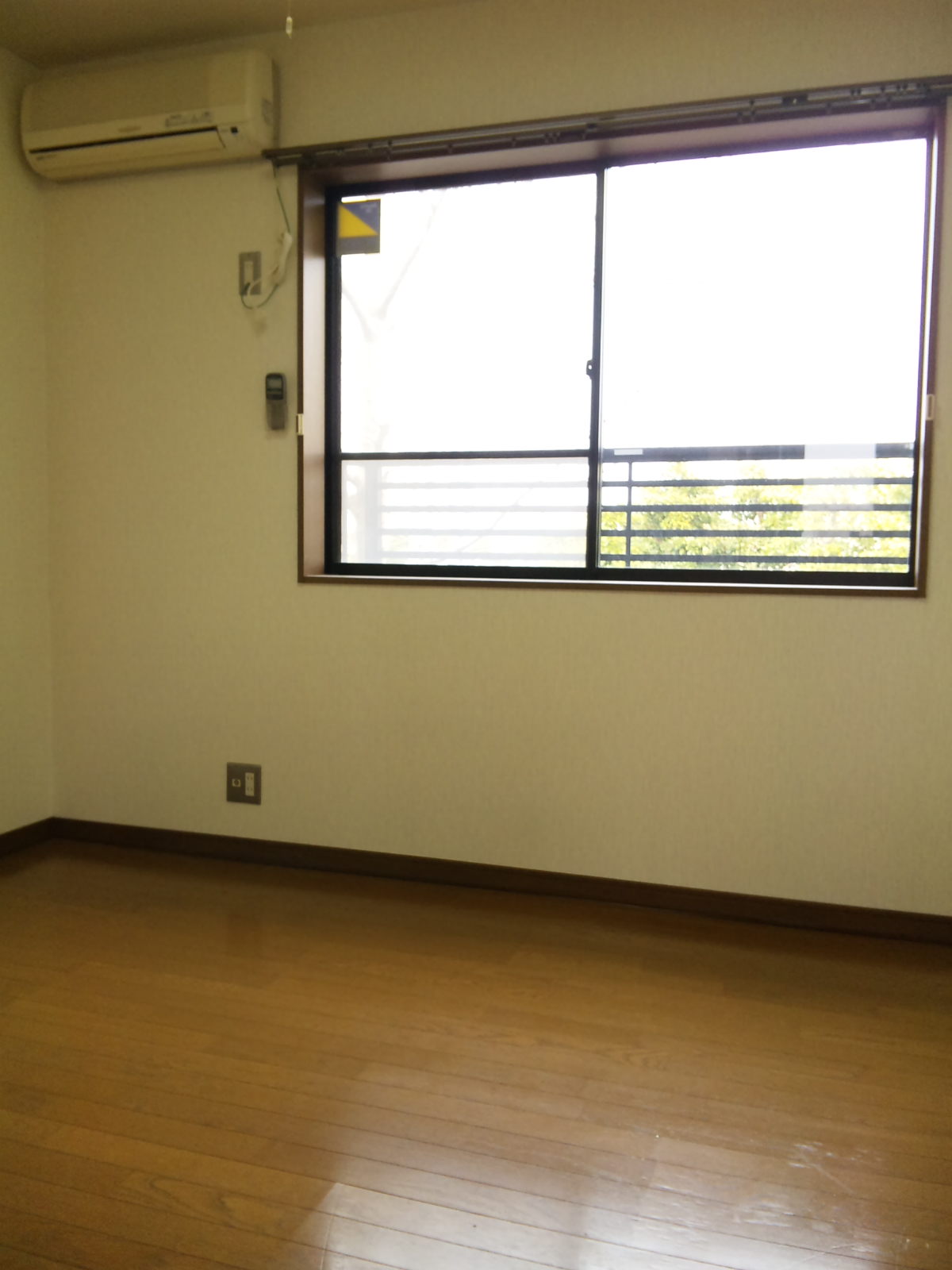 Living and room. Each air-conditioned room, Receipt, TV wiring.