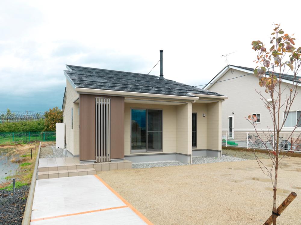 Local appearance photo. Local (10 May 2012) shooting