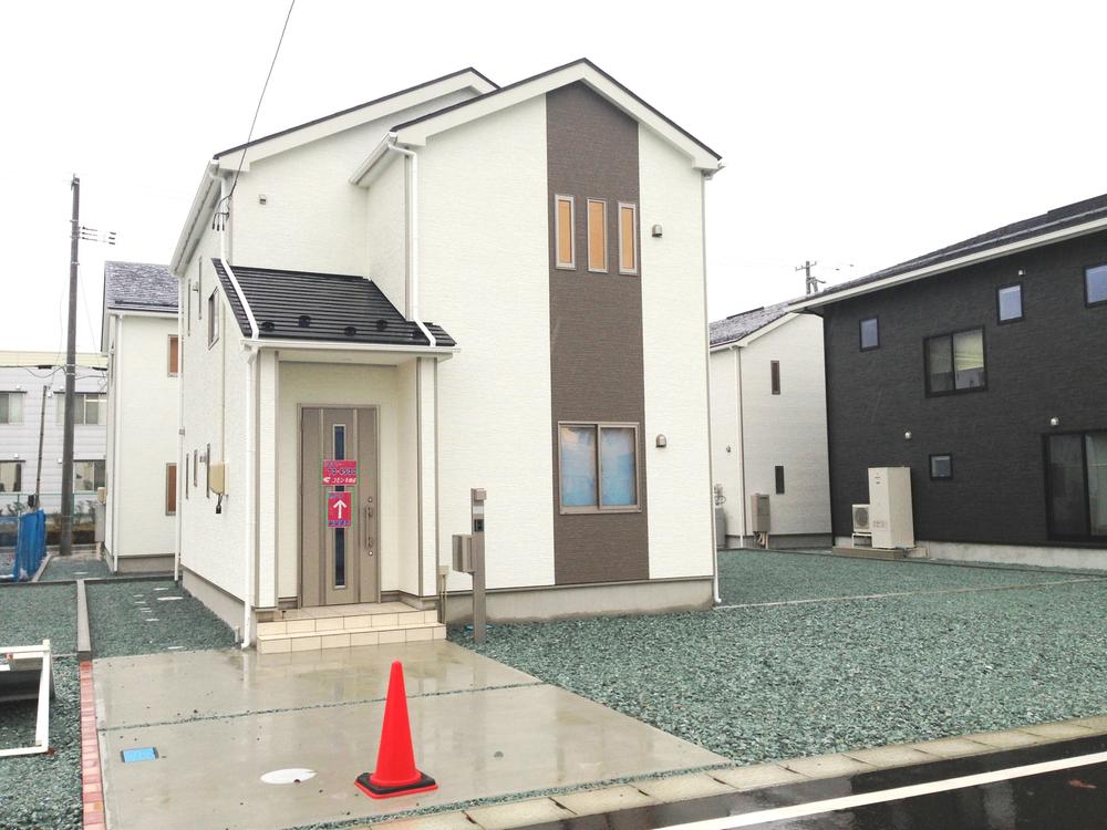 Local appearance photo. Kazusama space in pursuit of storage capacity and comfort ☆ Please have a look once (^^)