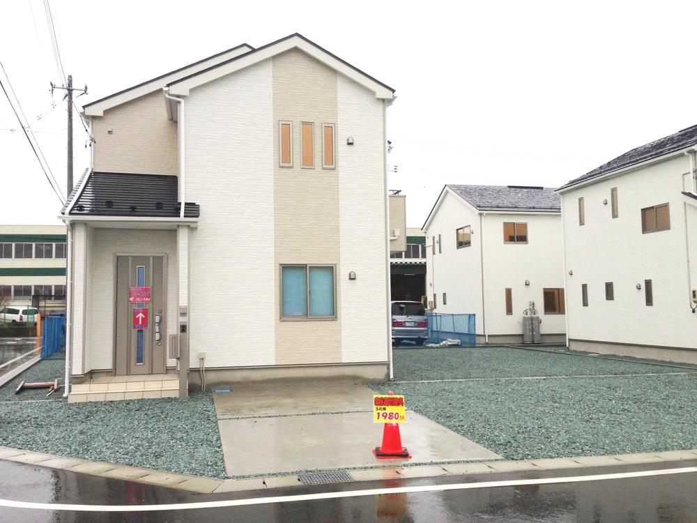 Local appearance photo. Kazusama space in pursuit of storage capacity and comfort ☆ Please have a look once (^^)