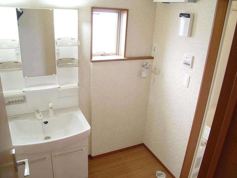 Wash basin, toilet.  ※ Reference photograph