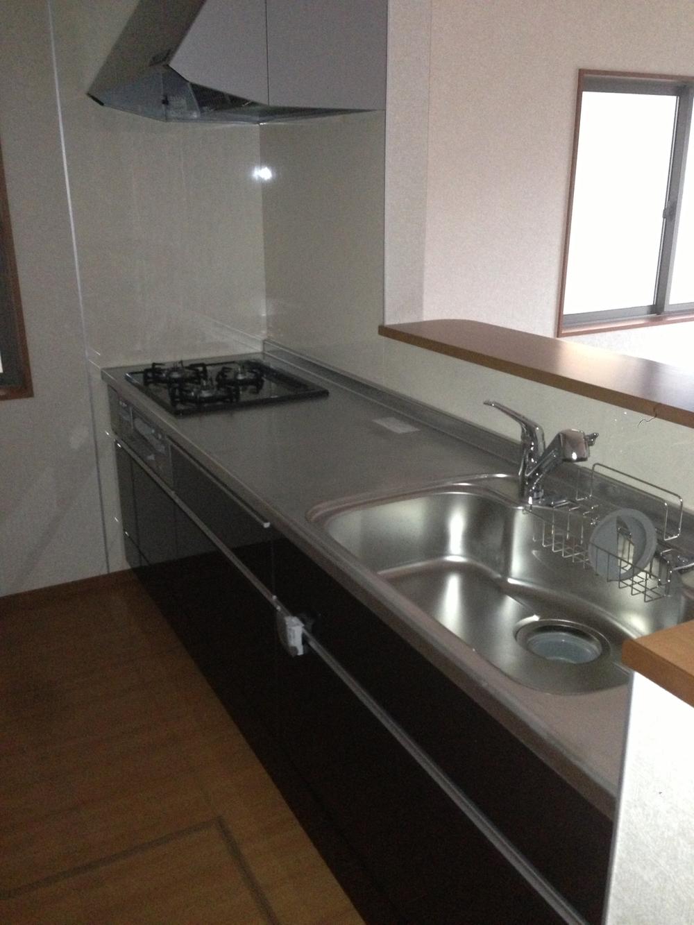 Kitchen. Same specification system Kitchen Since the back of the space is also wide, Why not be the dishes with your family?