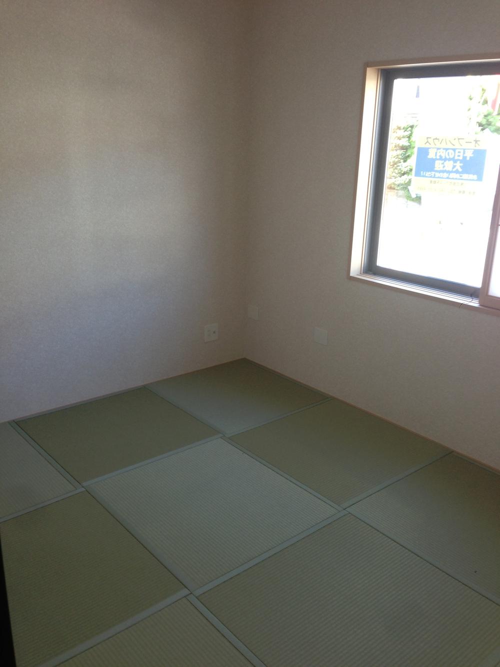 Non-living room. It gives us the healing. It is in Japanese requires a Japanese-style room. 