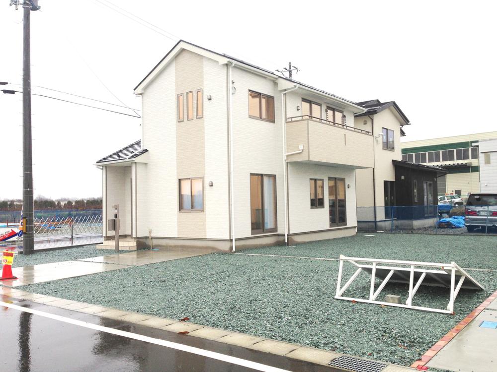 Local photos, including front road. durability ・ safety ・ Energy saving ・ Eco ・ Excellent live in comfort