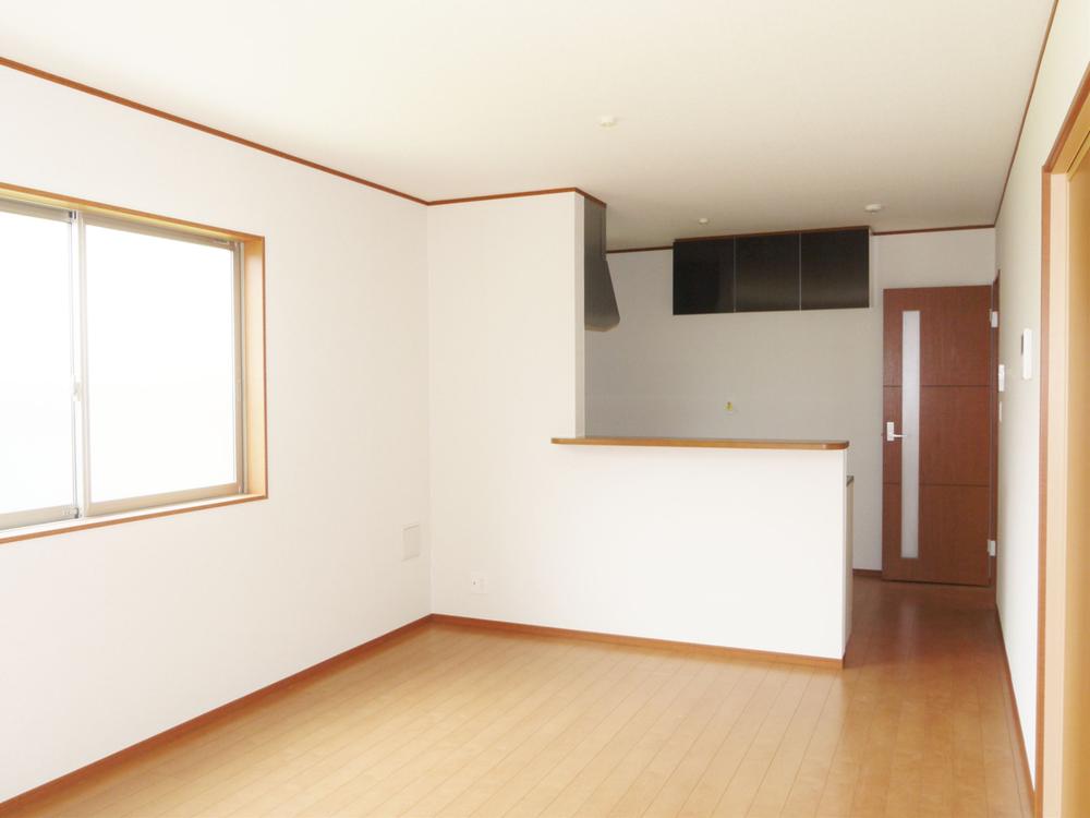 Same specifications photos (living)