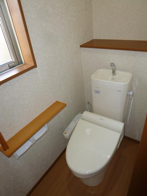 Toilet. ● same specifications ●