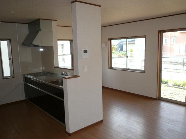 Living. ● same specifications ● ◎ all room pair glass ◎