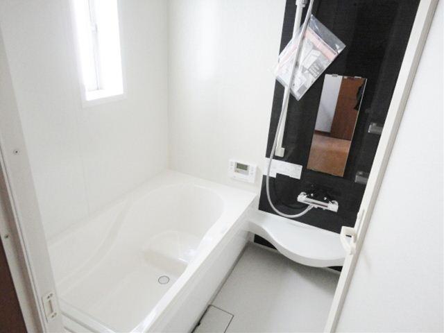 Same specifications photo (bathroom)