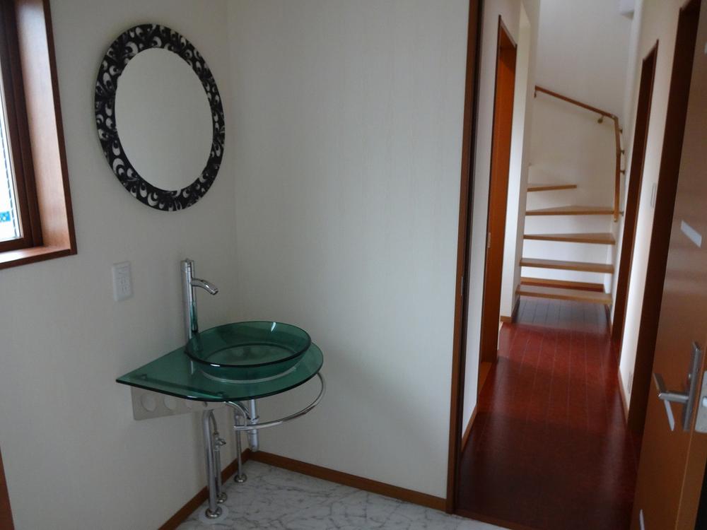 Wash basin, toilet. Indoor (July 2013) Shooting