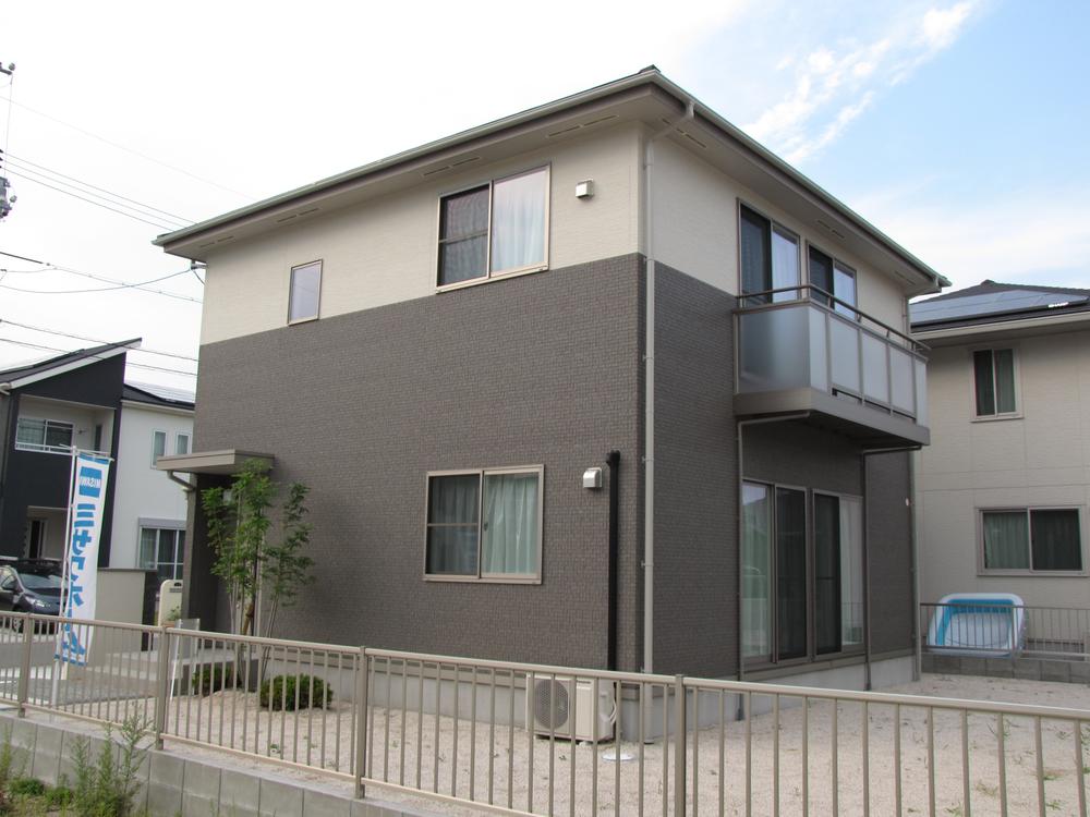 Local appearance photo. It is a simple design