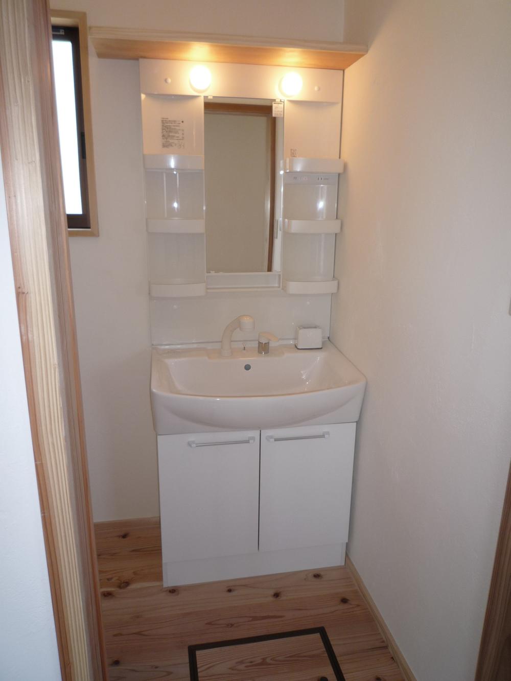 Wash basin, toilet. Indoor (June 2013) Shooting