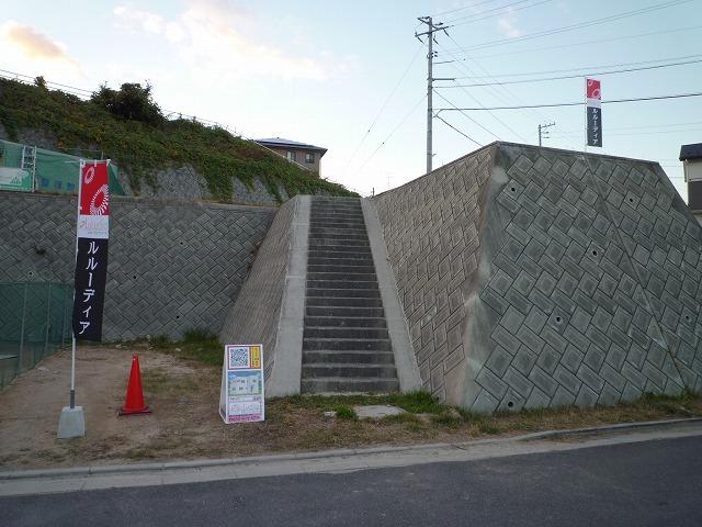 Local photos, including front road. Local (22013.12.3) Shooting