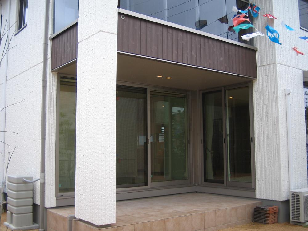 Local appearance photo. Piloti is a terrace