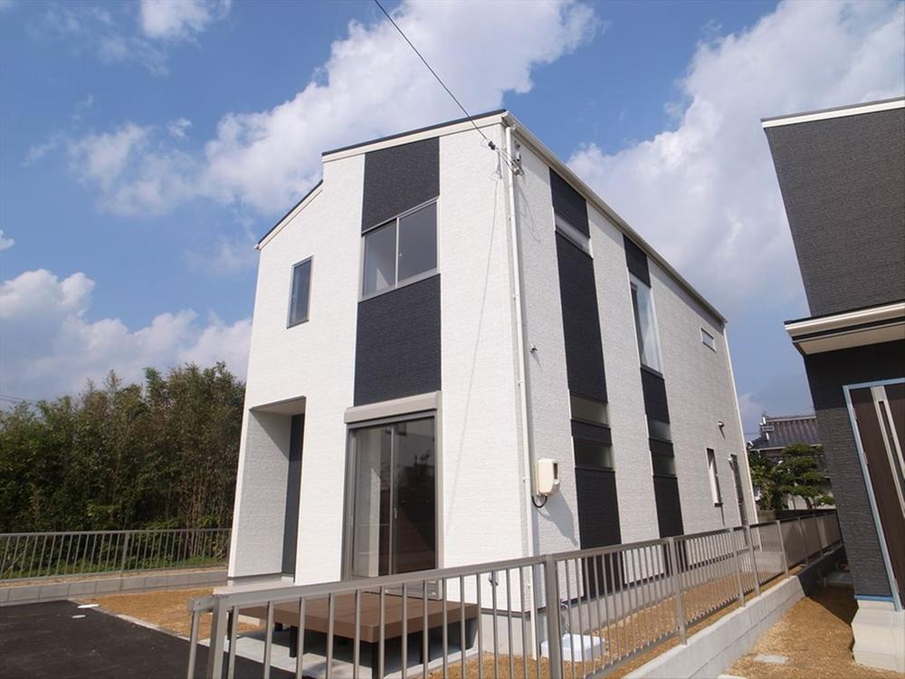 Local appearance photo