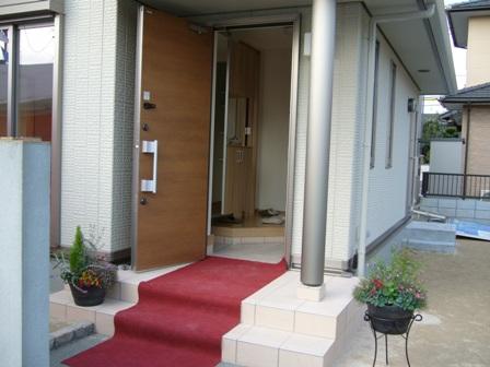 Entrance. Entrance porch. 