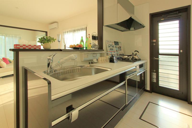 Kitchen. September 18, 2013 shooting No. 4 place