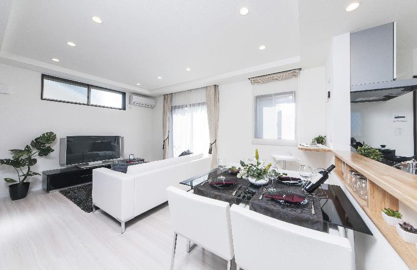 Same specifications photos (living). Same specifications