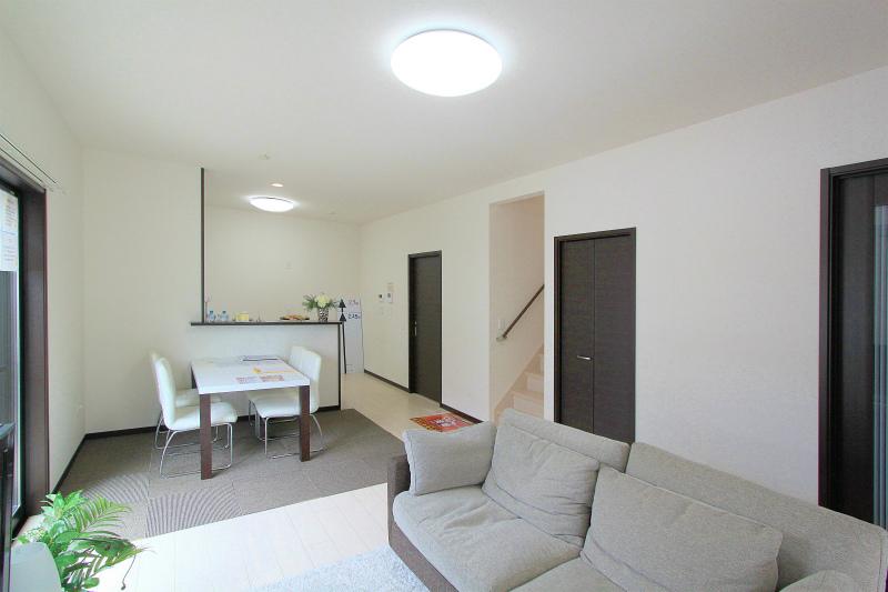 Living. 2013 September 2 shooting