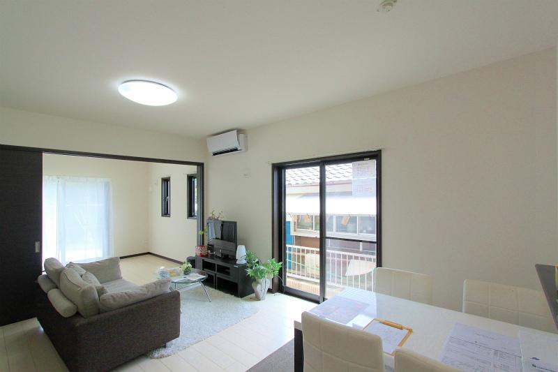 Living. 2013 September 2 shooting