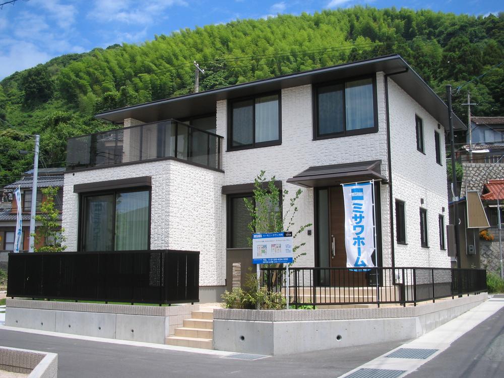 Local appearance photo. In all the room facing south is day preeminent