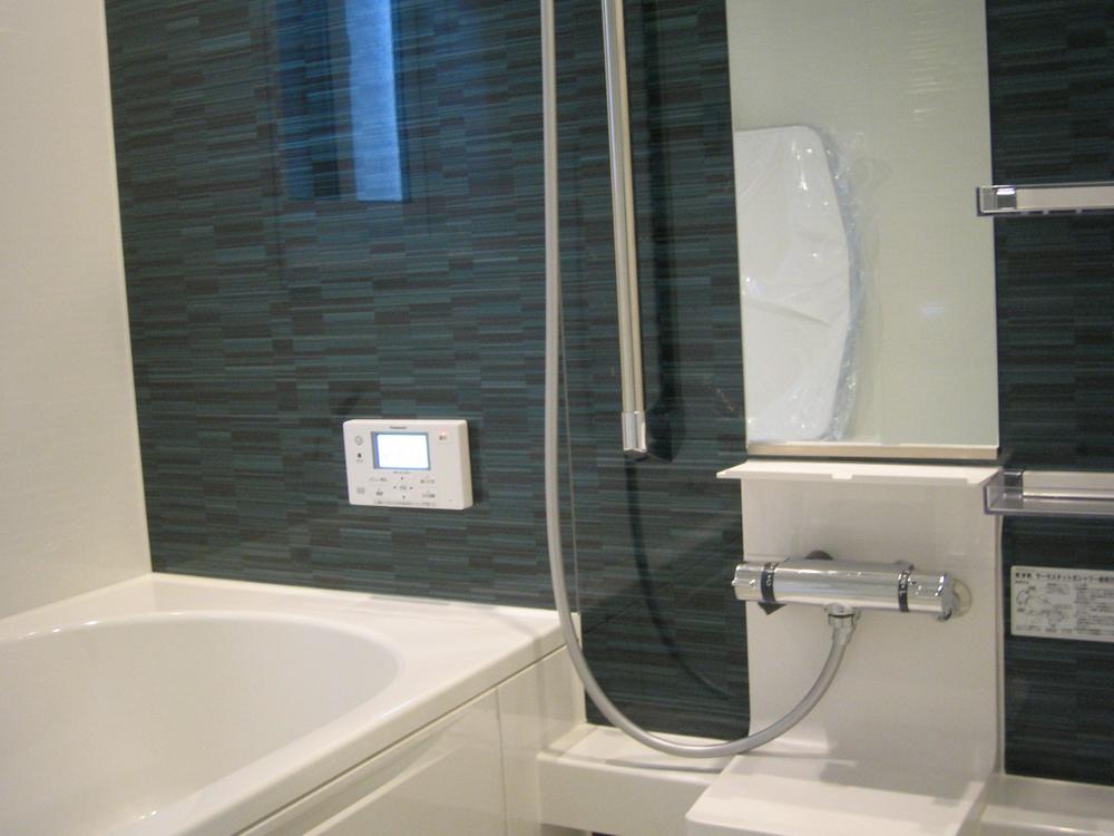 Bathroom. Cleaning Ease crank-less faucet