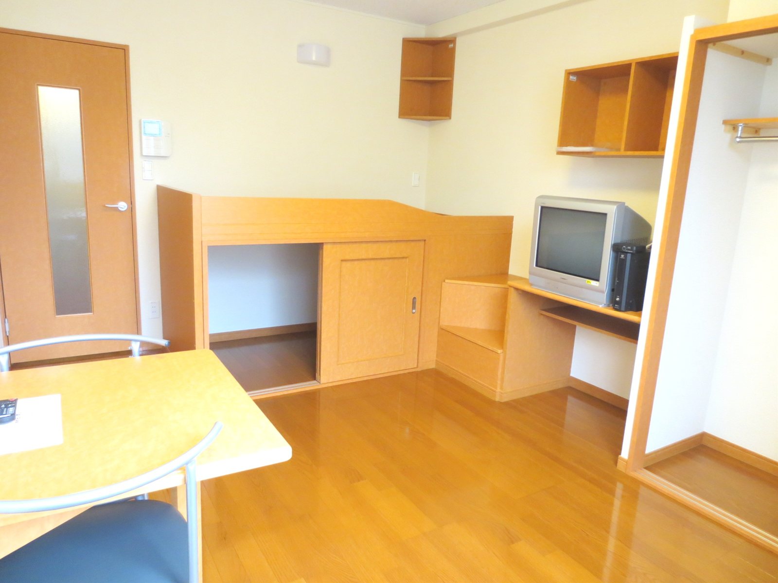 Living and room. Excellent storage capacity because even under the bed and stairs part of storage space ☆ 