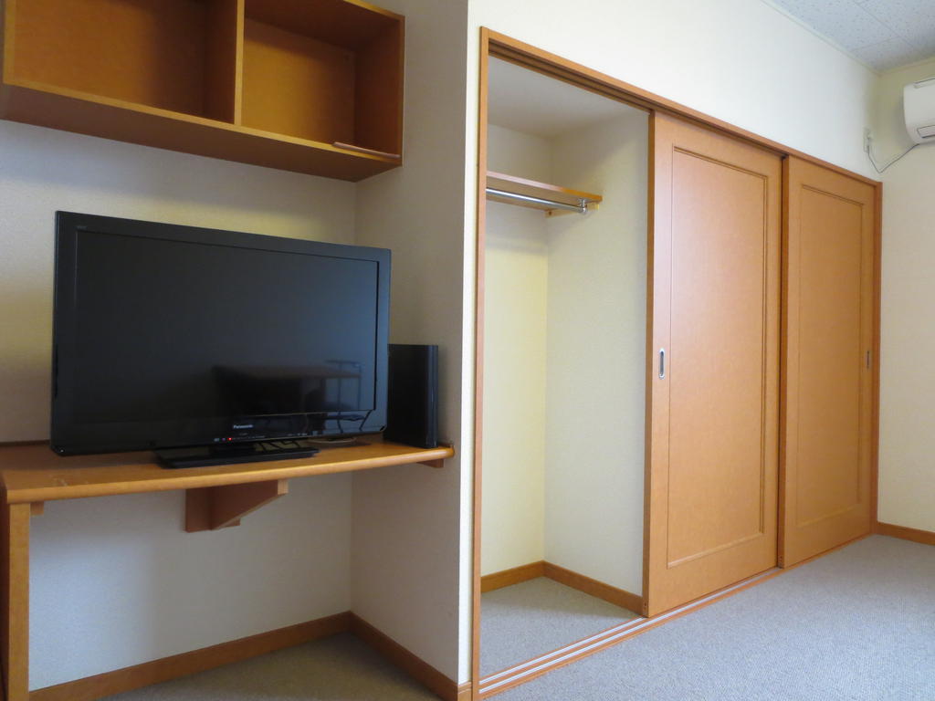 Other Equipment. With a flat-screen TV ☆ 