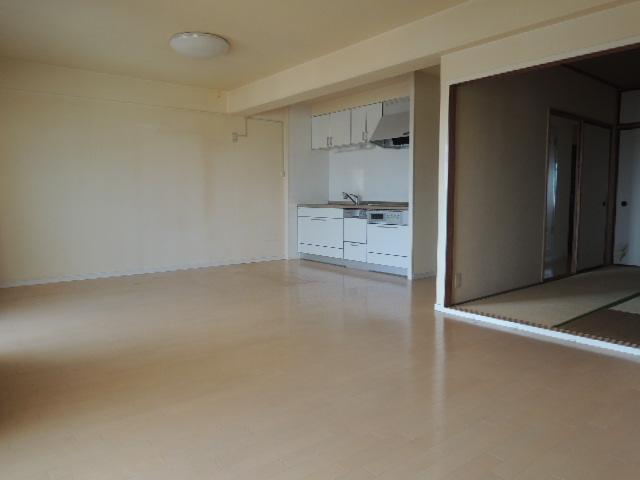 Living. Indoor (07 May 2013) Shooting