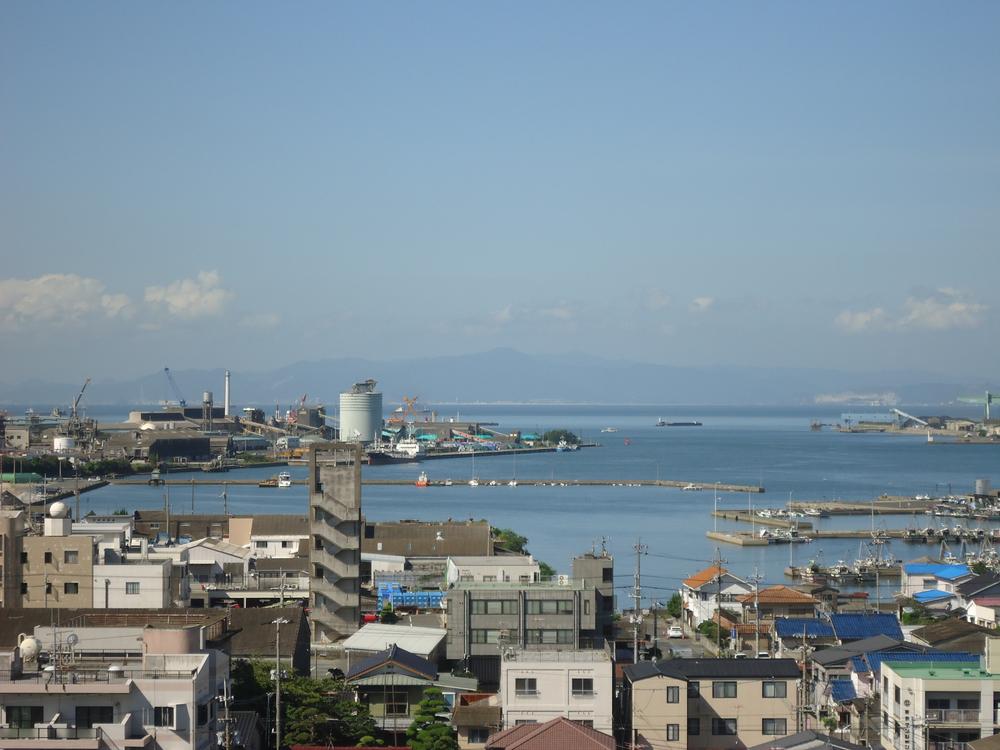 View photos from the dwelling unit. View from local (September 2013) Shooting