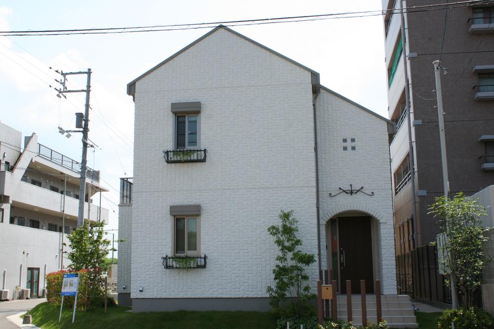 Local appearance photo. It is a simple no tired appearance