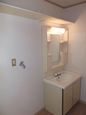 Washroom. Wash basin ・ Laundry Area